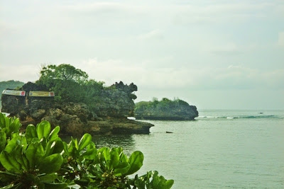 Pantai Kondang Merak dengan Panorama Mempesona