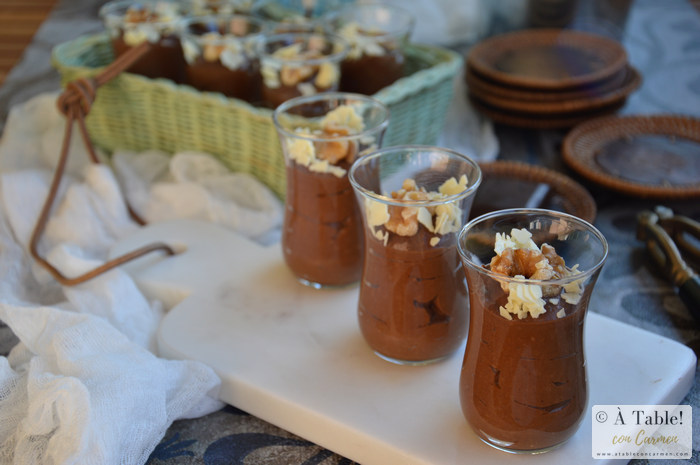 Mousse de Chocolate y Aguacate con Nueces