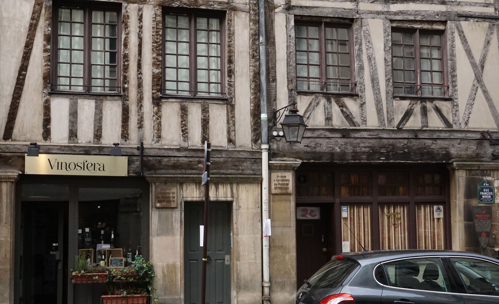 五匹の猫とパリの風 パリのタルトタタン３選