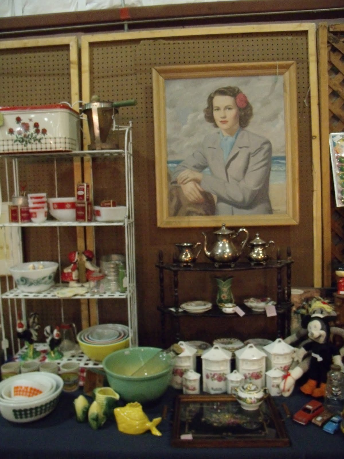 Fleaology Fleaologists Spotted at the Acorn Antique show in Ogden.