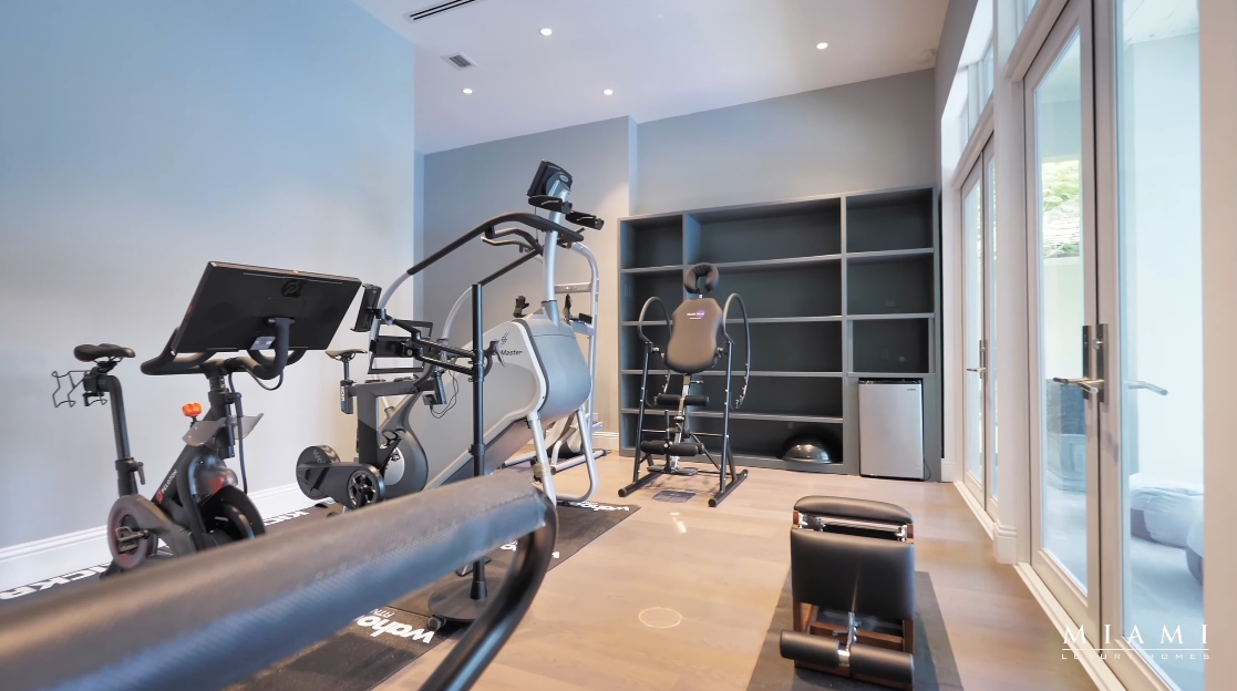 53 Interior Design Photos vs. 4100 Kiaora St, Miami Luxury Mansion Tour