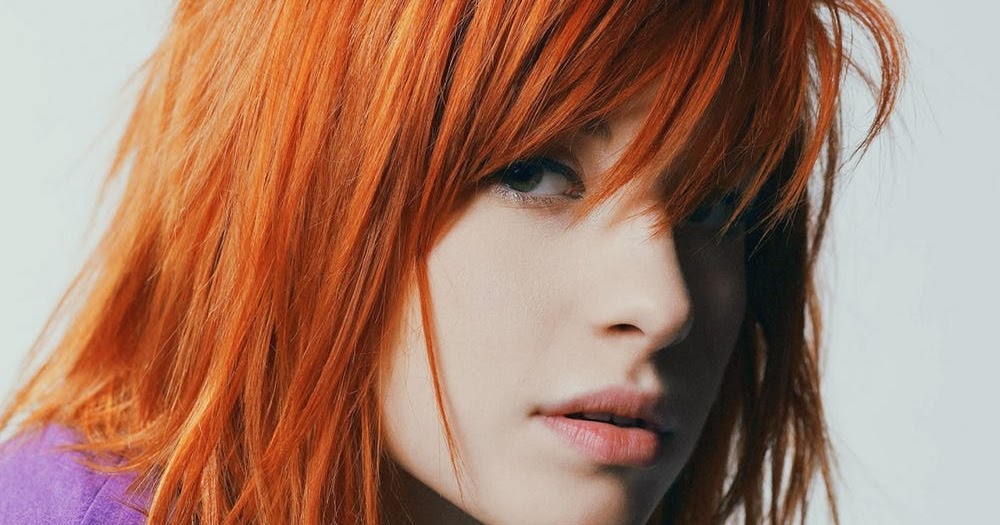 Мтв 2010. Hayley williams of paramore airplanes. Хейли уильямс и эминем. Hayley williams of paramore) b. Airplanes (feat.