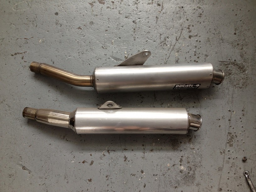 Brad The Bike Boy Ducati Supersport mufflers carburettor models vs ie