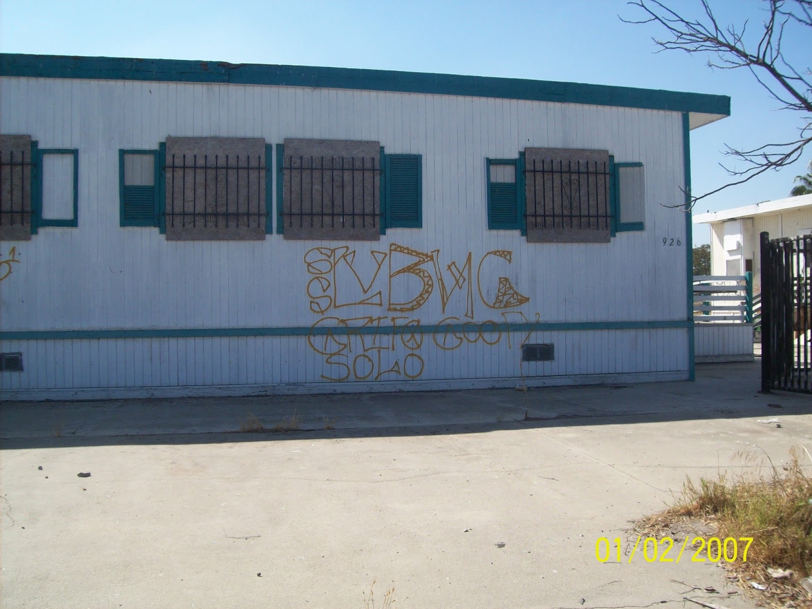 sureno 13 gangs graffiti LYNWOOD VARRIO BANNING STREET 13