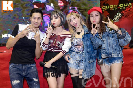 Huong Giang Idol vang mat, Tien Dat choi troi voi 