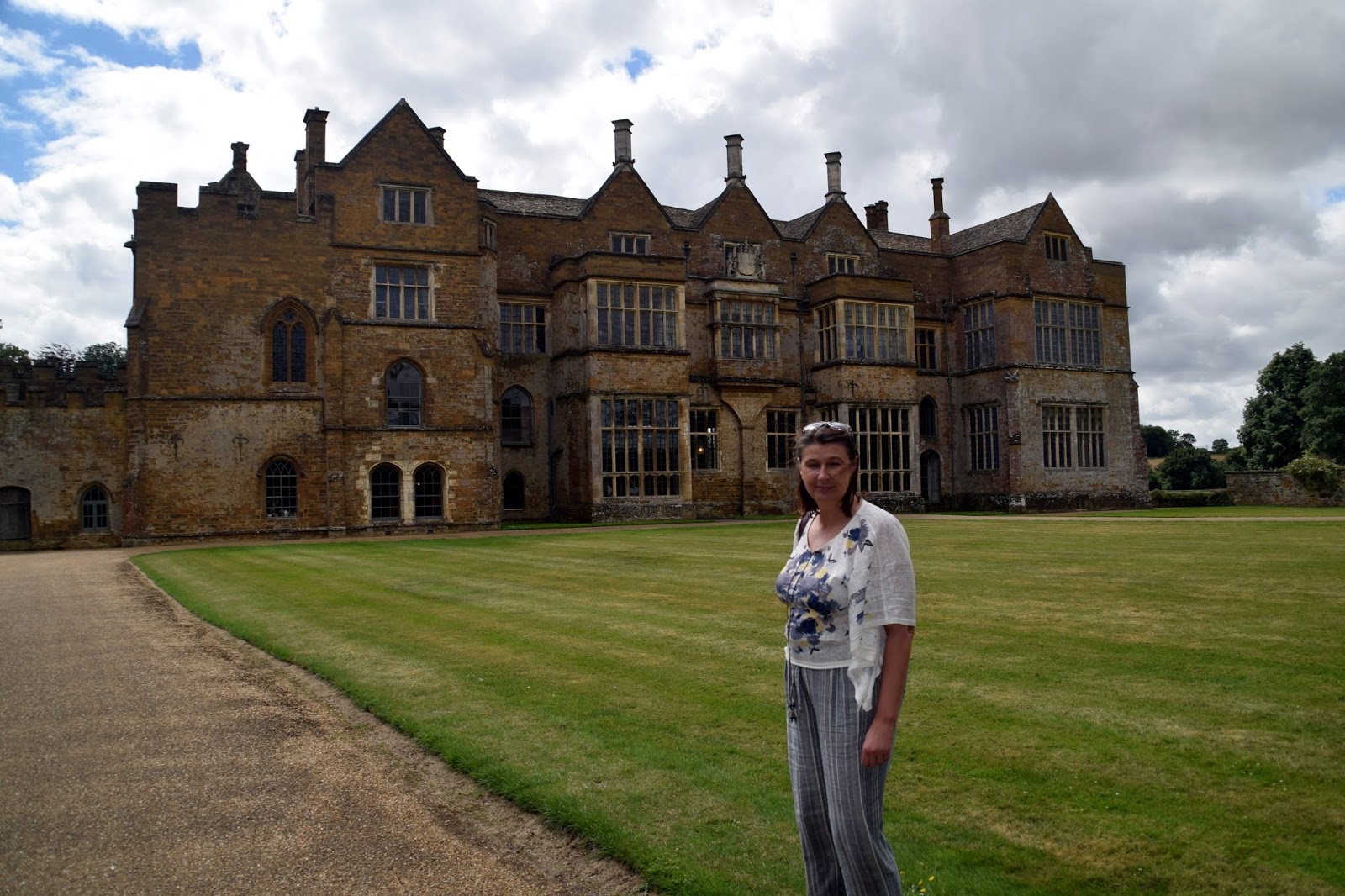 Enjoy your time with beautiful places Broughton Castle