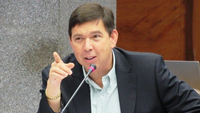 Recto stays adamant car registration and driver’s license validity