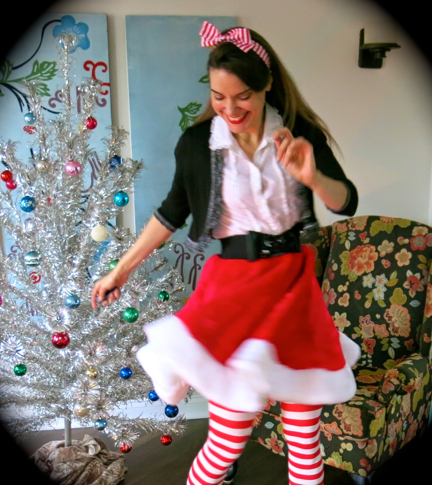 Cassie Stephens DIY Another Christmas Tree Skirt to Lady Skirt