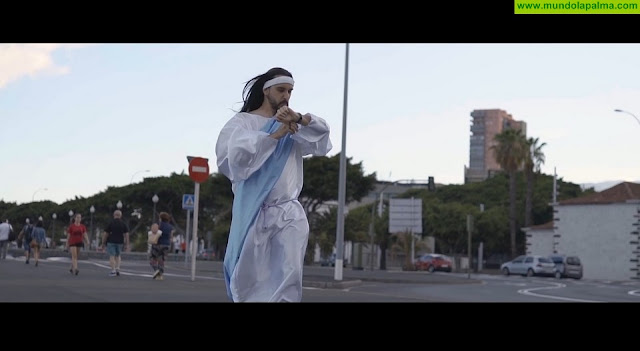 Jesucristo se viene a vivir a Tenerife en el nuevo cortometraje de Anatael Pérez