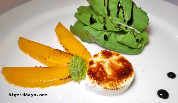 extraordinary valentine's day - Seda Capitol Central staycation - Bacolod hotels - Bacolod blogger - family vacation - Valentine's date - Valentine dinner - red roses - Seddy bear - Straight Up Roofdeck bar - Valentine gift ideas - French menu - red roses - pralines