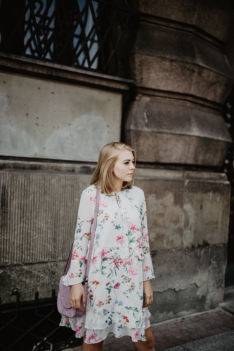 Letnia sukienka w kwiaty Letnia sukienka w kwiaty