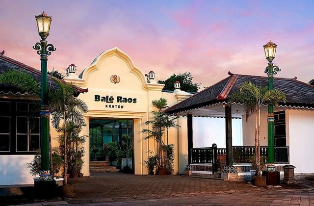 Bale Raos, dengan desain super unik, rumah makan ini bisa menjadi pilihan tepat untuk mengisi liburan. Tidak butuh duit banyak untuk menikmati semua menu ditempat ini Bale Raos, dengan desain super unik, rumah makan ini bisa menjadi pilihan tepat untuk mengisi liburan. Tidak butuh duit banyak untuk menikmati semua menu ditempat ini