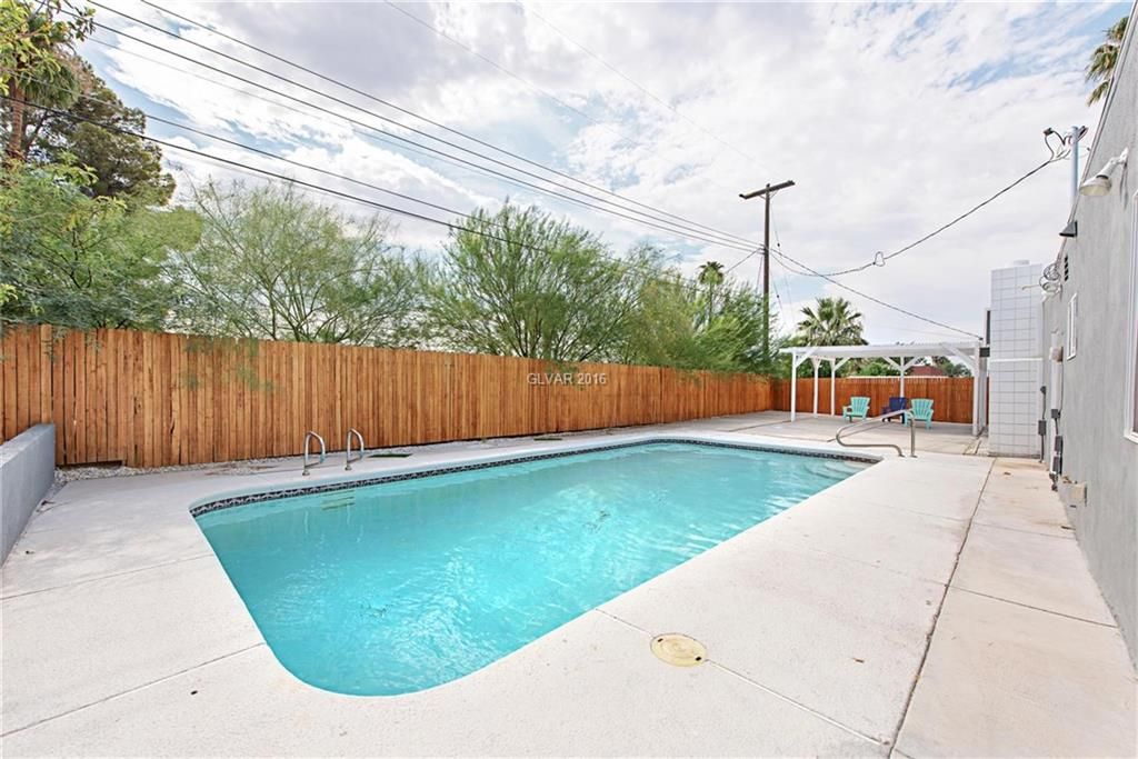 The Krisel Connection Butterfly Roofed Paradise Palms Palmer & Krisel