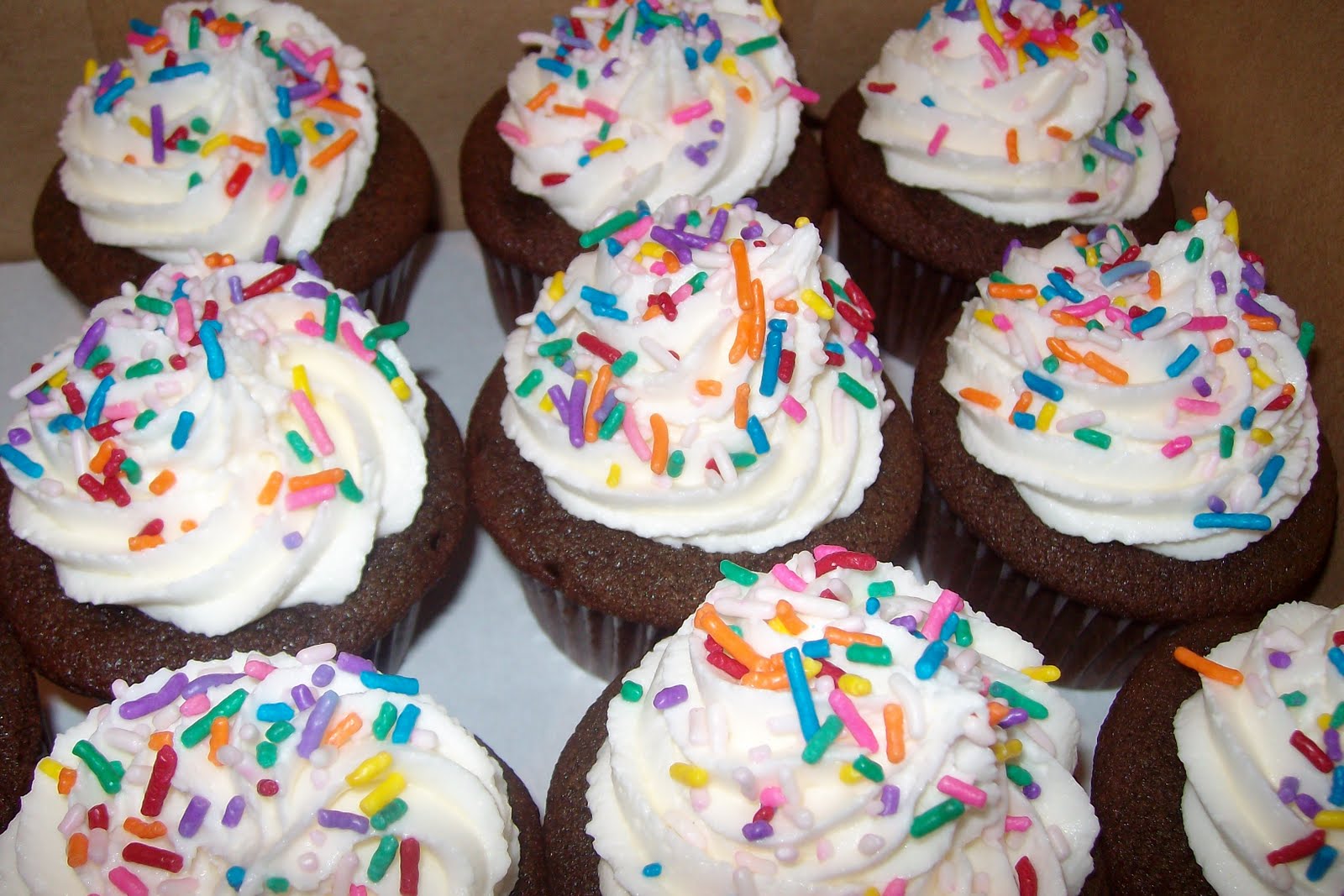 Love & Sprinkles Sprinkles Cupcakes!