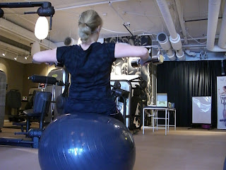 Styrketr%25C3%25A4ning%2Baxlar%2B%25282%2529 - Styrketräning och raska promenader