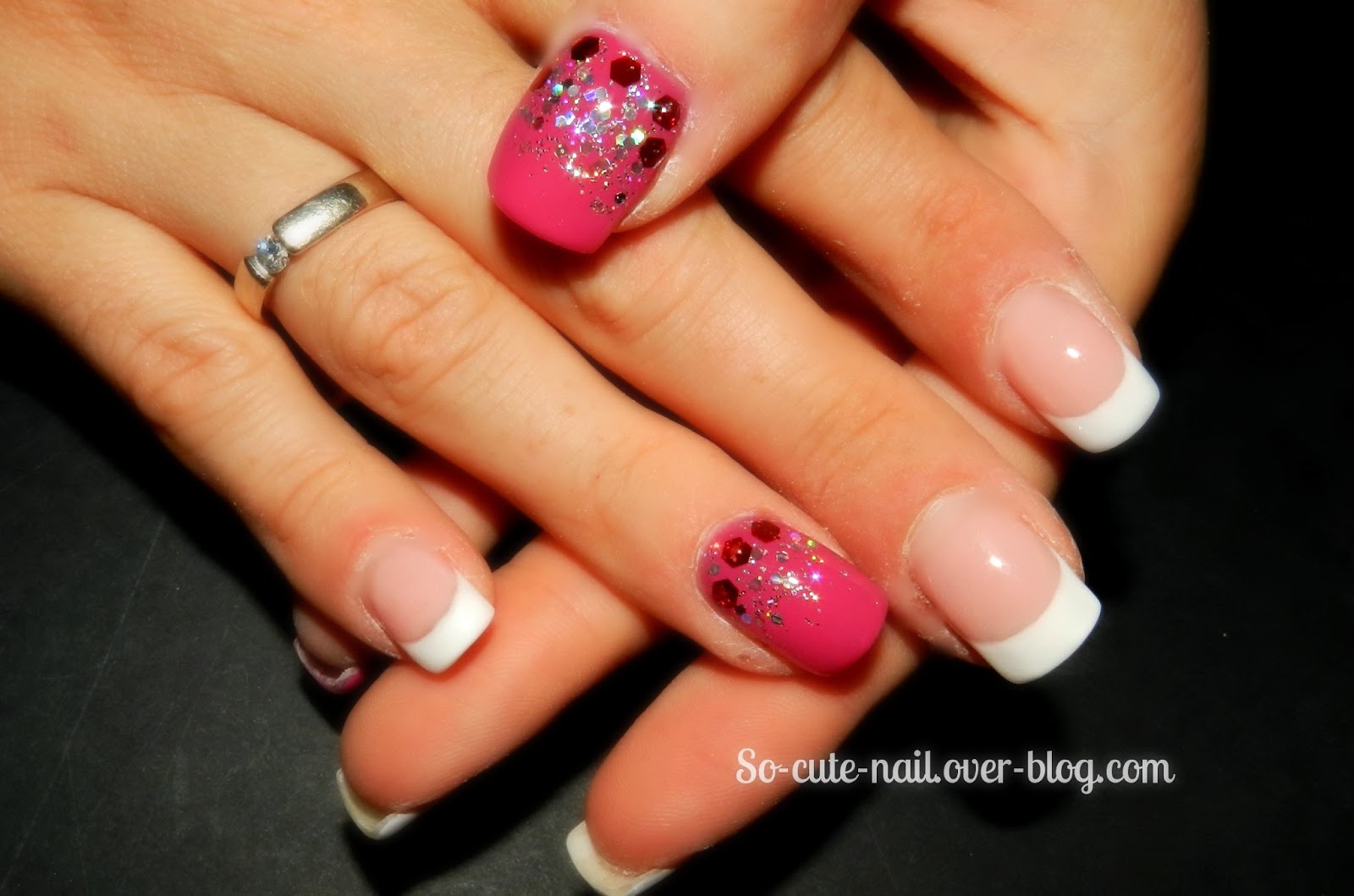 Socutenail French blanc et accent nail rose