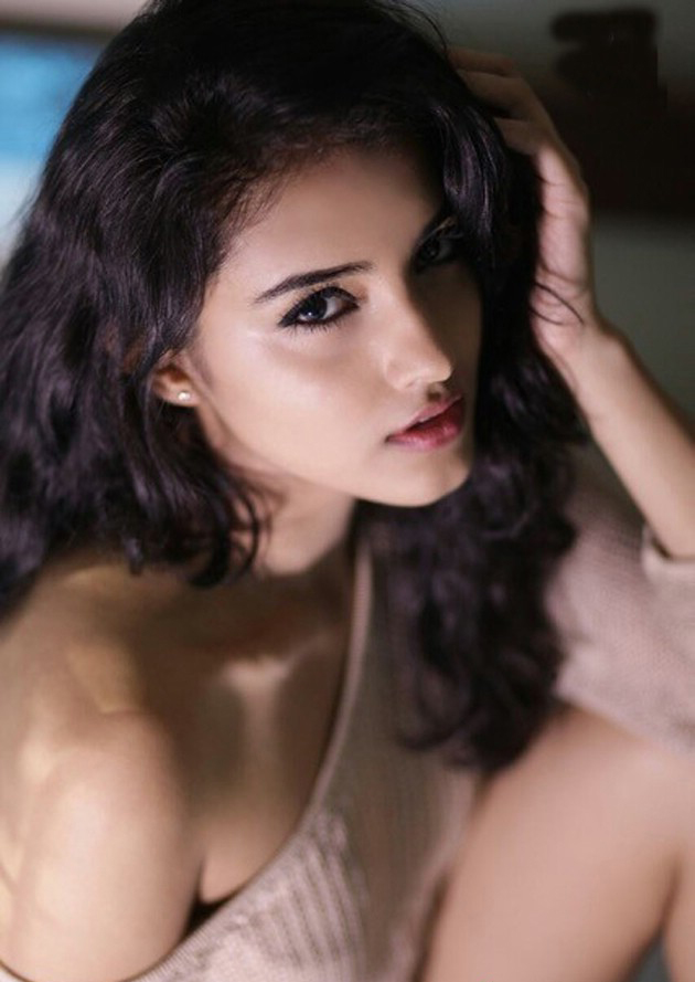 Malvika Sharma Latest Hot HD Photoshoot Photos ~ Latest Telugu