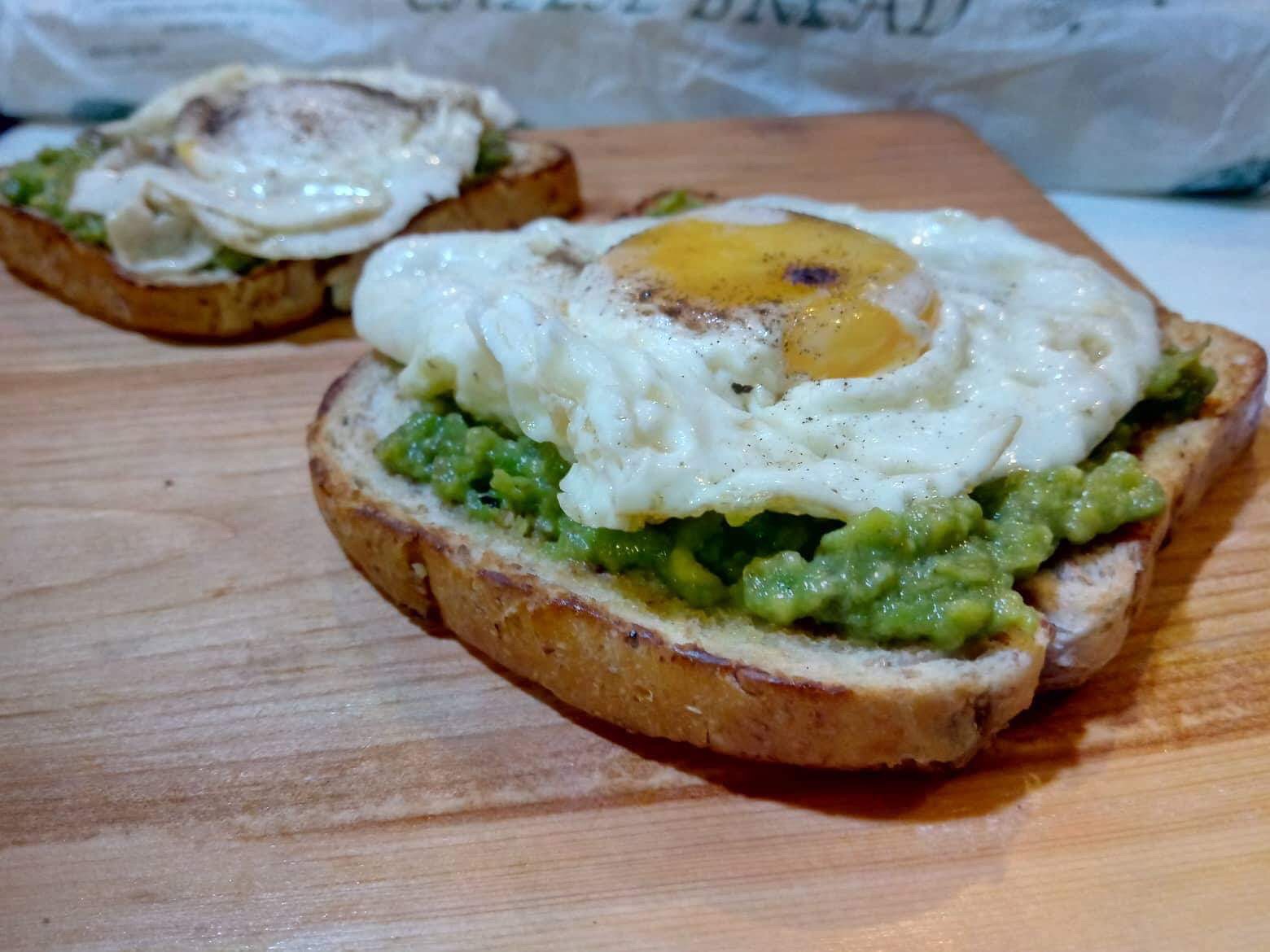 She's The Mom: Yummy and Hearty Avocado Toast with Egg