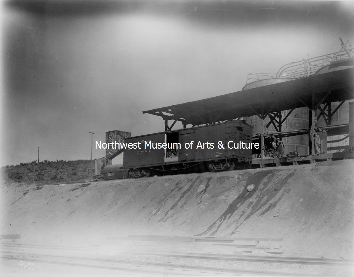 Big Bend Railroad History 1936 Grand Coulee Cement Boxcar Unloading View