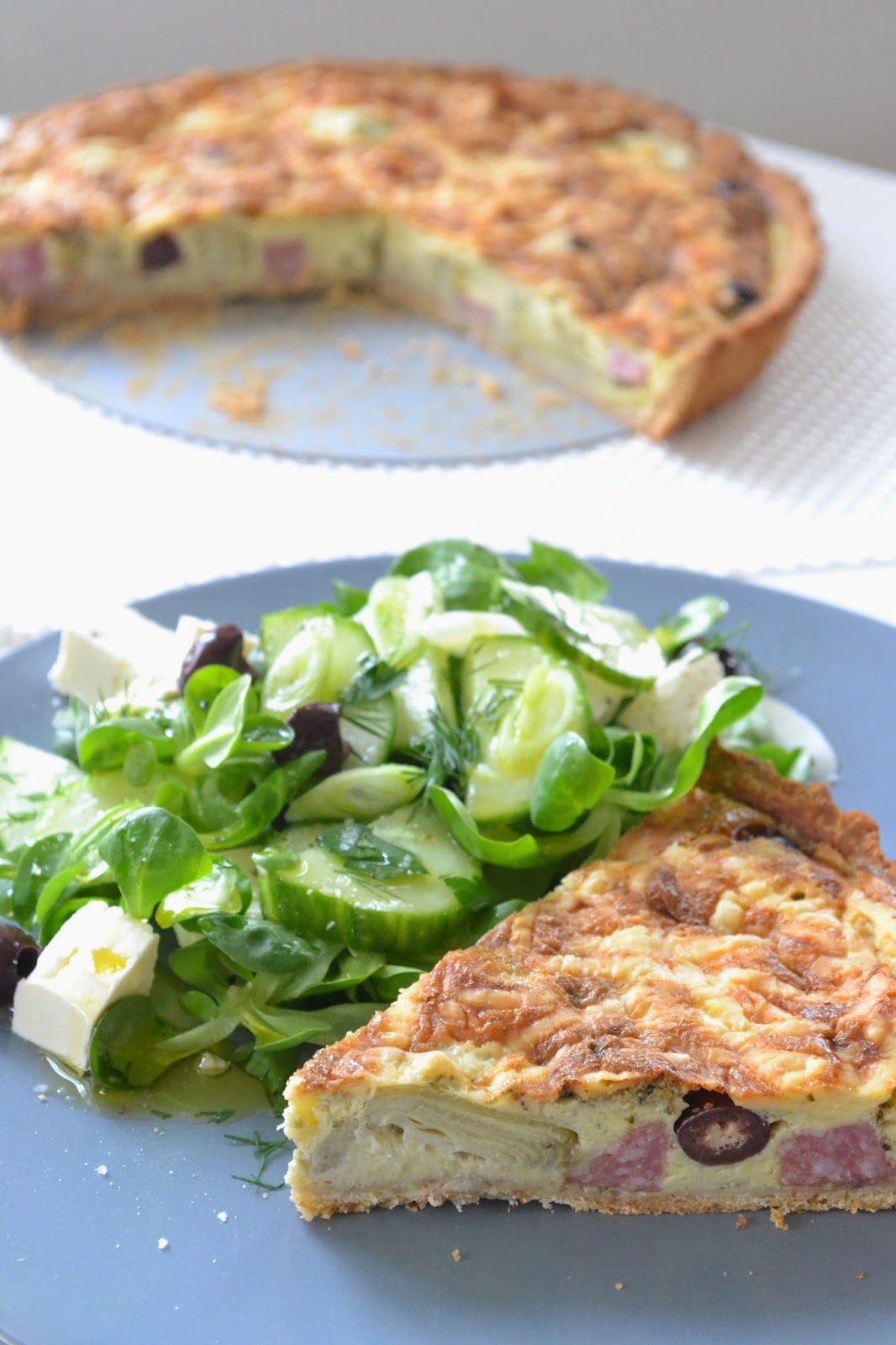 Eet lekker Quiche met artisjokken, salami en olijven