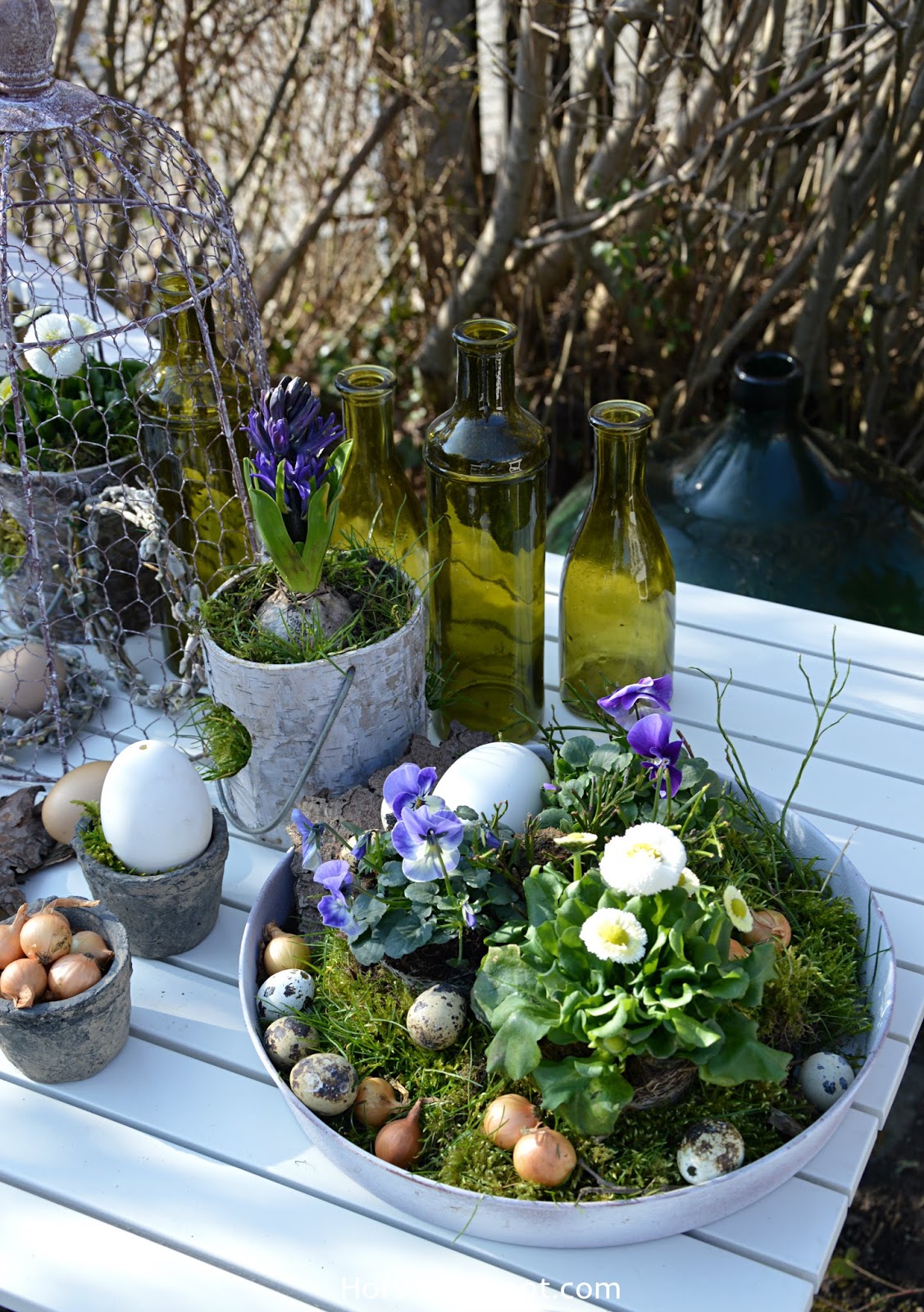 Hof 9: es wird Ostern im Garten&hellip;.