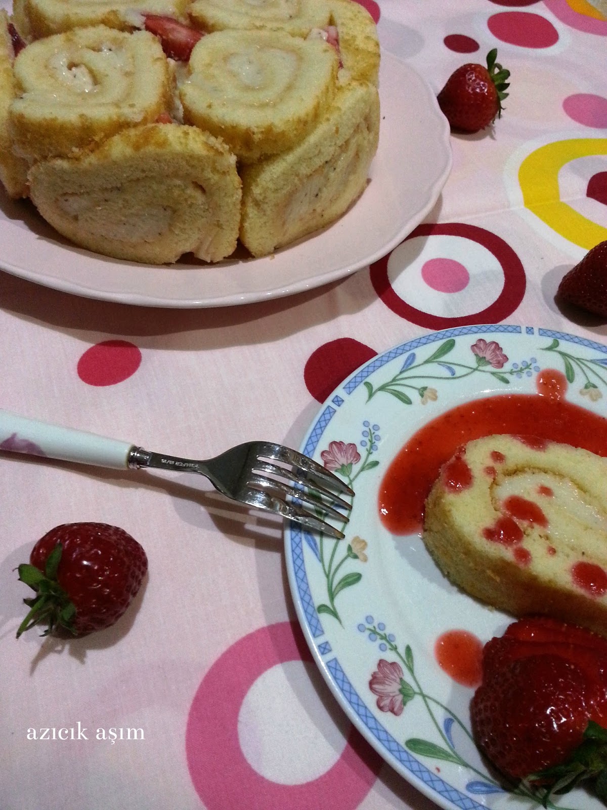 azıcık aşım Çilekli Şarlot Pasta (Charlotte Cake)