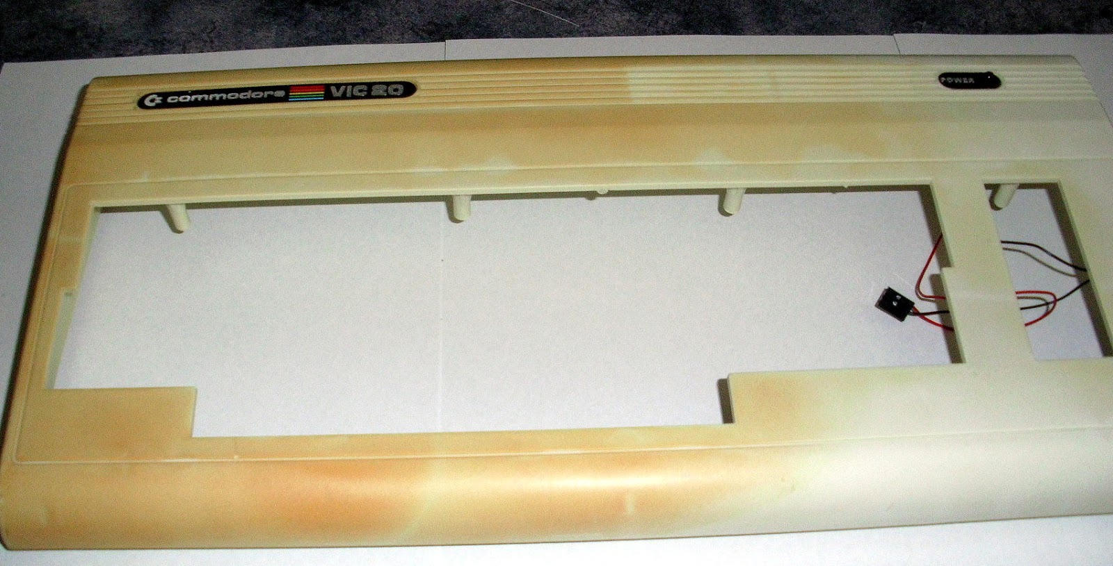 Blitterwolf Removing Yellowing From Old Plastic