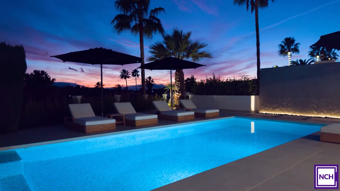 26 Photos vs. Contemporary Elegant Villa in Nueva Andalucía, Marbella - Luxury Home & Interior Design Tour 26 Photos vs. Contemporary Elegant Villa in Nueva Andalucía, Marbella - Luxury Home & Interior Design Tour