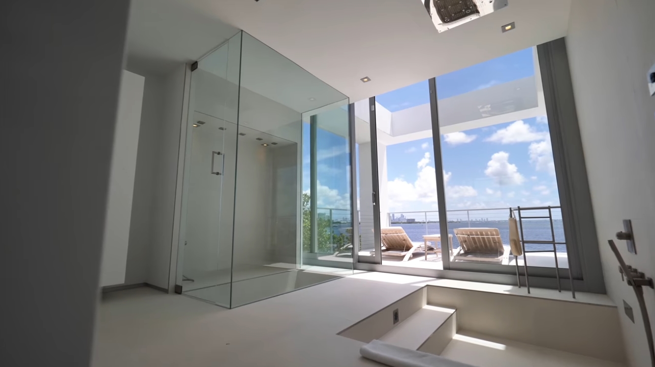 29 Photos vs. 3550 Matheson Ave | Miami - Contemporary Bayfront Property - Luxury Home & Interior Design Video Tour 29 Photos vs. 3550 Matheson Ave | Miami - Contemporary Bayfront Property - Luxury Home & Interior Design Video Tour
