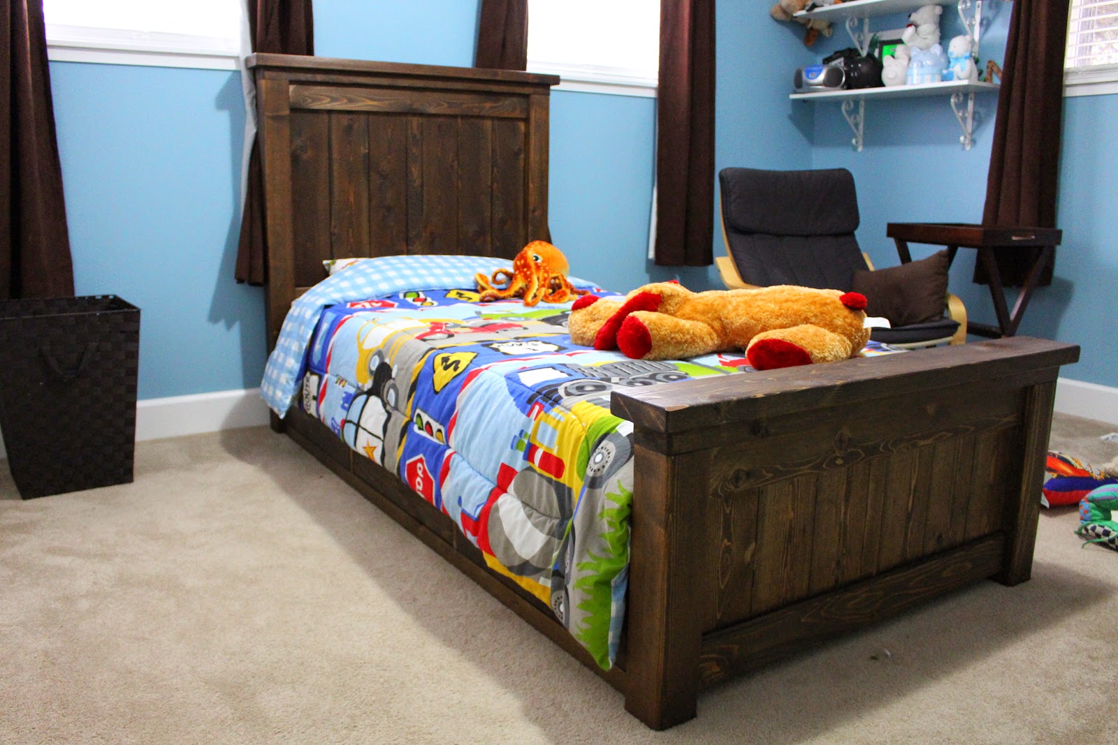 Silvs Custom Creations Custom Kids Bed with Six Drawers
