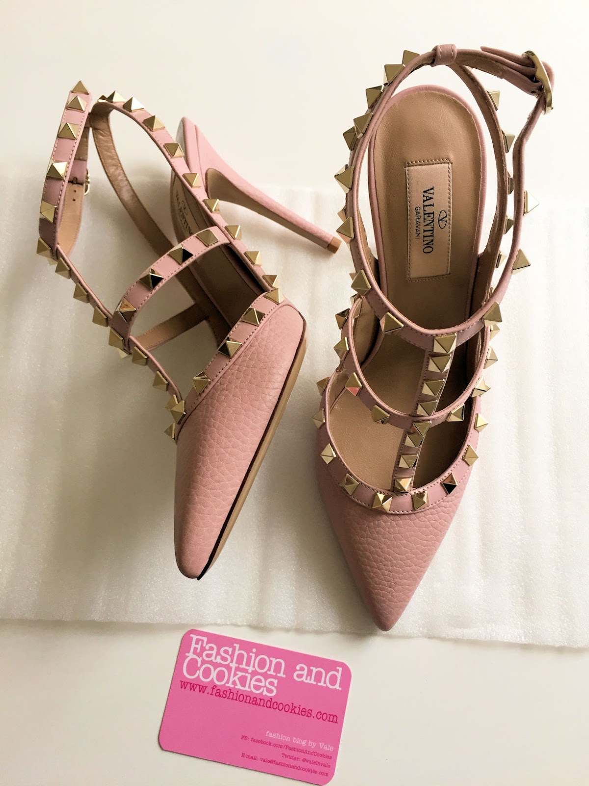 Valentino pink Rockstud heel slingbacks on Fashion and Cookies fashion blog, fashion blogger style