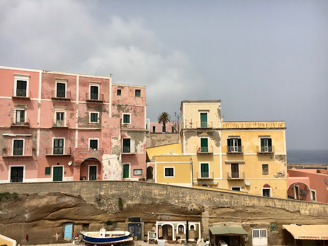 Guide to the Island of Ventotene