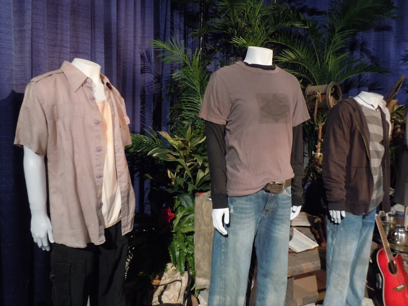 Costumes and props from LOST�s pilot episode