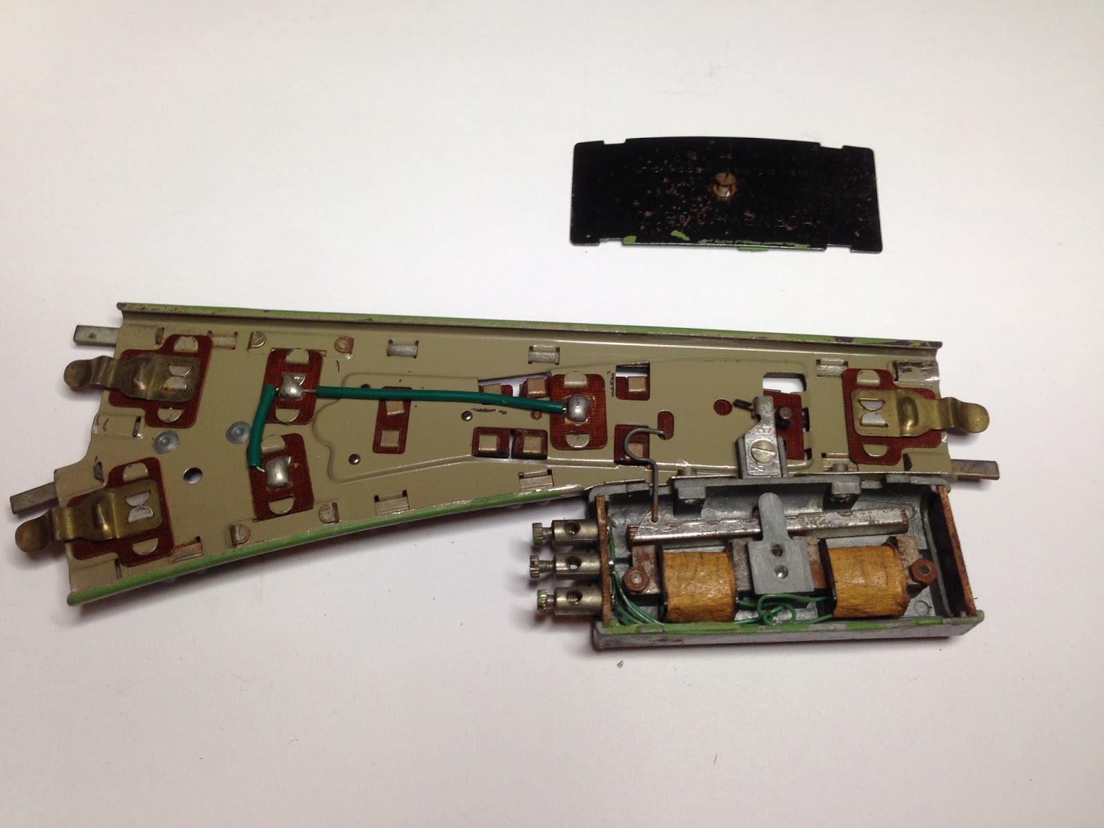 Hornby Dublo 3 Rail: Modifying electric points