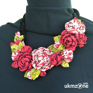 Aksesoris wanita berbahan kain perca batik produk D'C&C Craft UKM-IKM Semarang | UKM Zone Aksesoris wanita berbahan kain perca batik produk D'C&C Craft UKM-IKM Semarang | UKM Zone