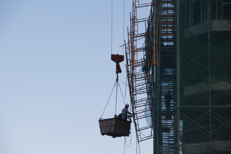 Rơi giàn giáo, tắc đường nghiêm trọng - Ảnh 1 Roi gian giao, tac duong nghiem trong - Anh 1