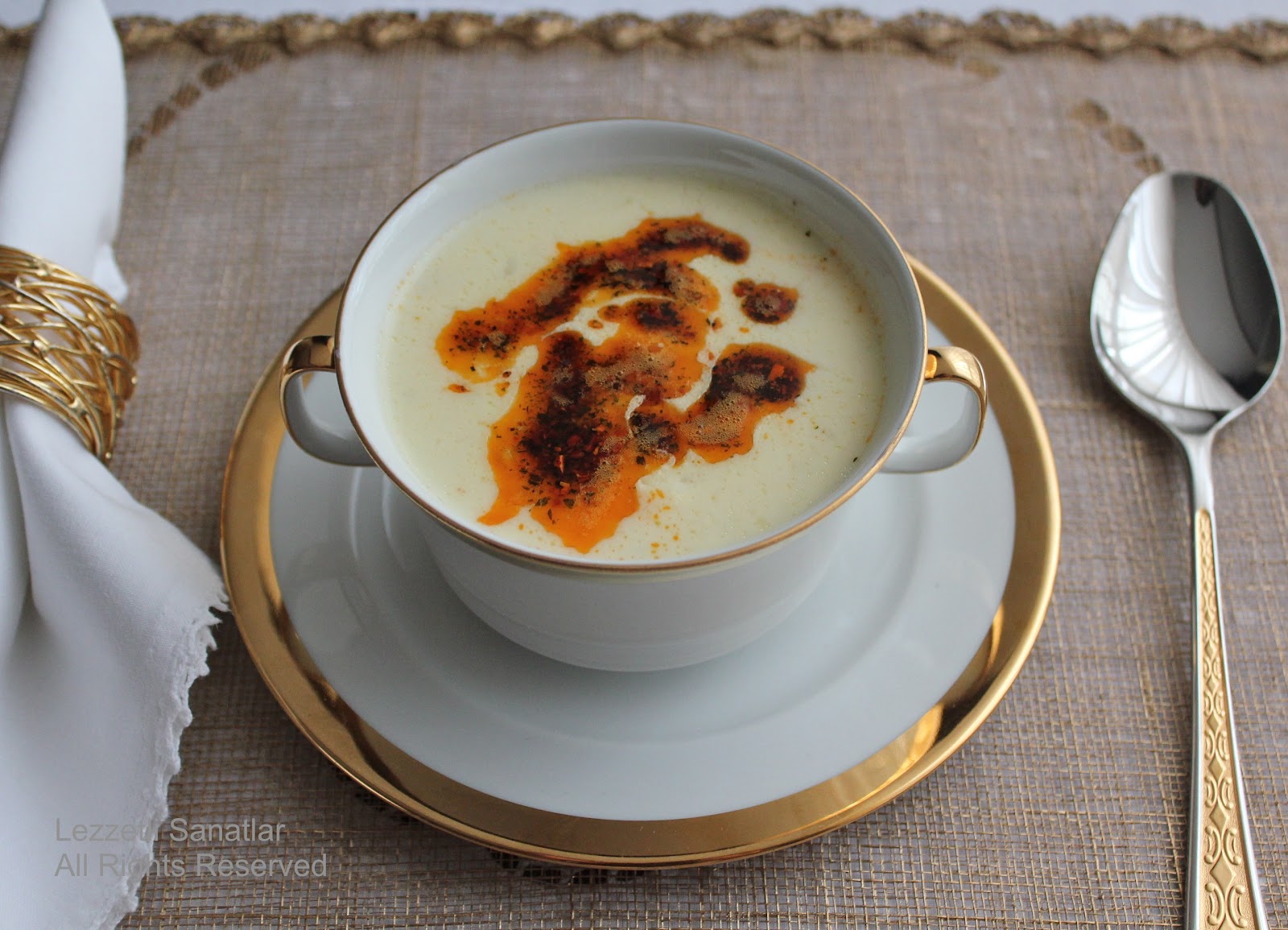 Lezzetli Sanatlar YAYLA ÇORBASI