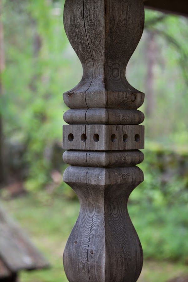 Tsasounan koristeltu pylväs