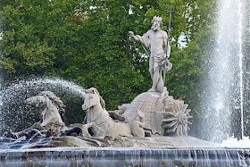 Fountain and statue on the streets of Madrid, Spain