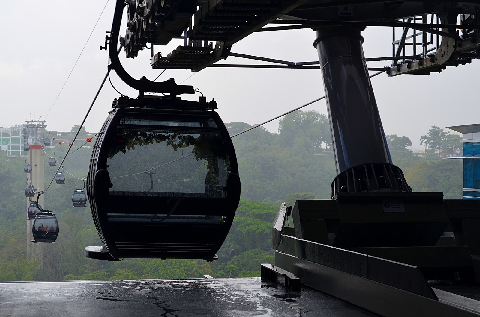 Sentosa, Part 1 Zipline and Sunshine