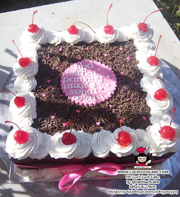 Luch Luch Cake: Kue Tart Blackforest Pink Daerah Surabaya 