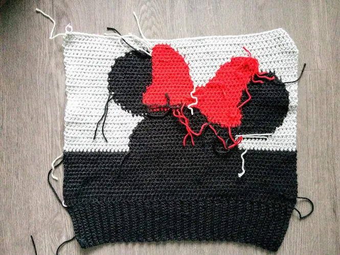 Minnie Mouse Sweater FREE Crochet Pattern