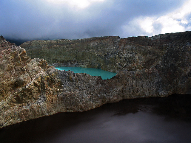 Danau Kelimutu - Keindahan Danau Tiga Warna di Nusa Tenggara Timur