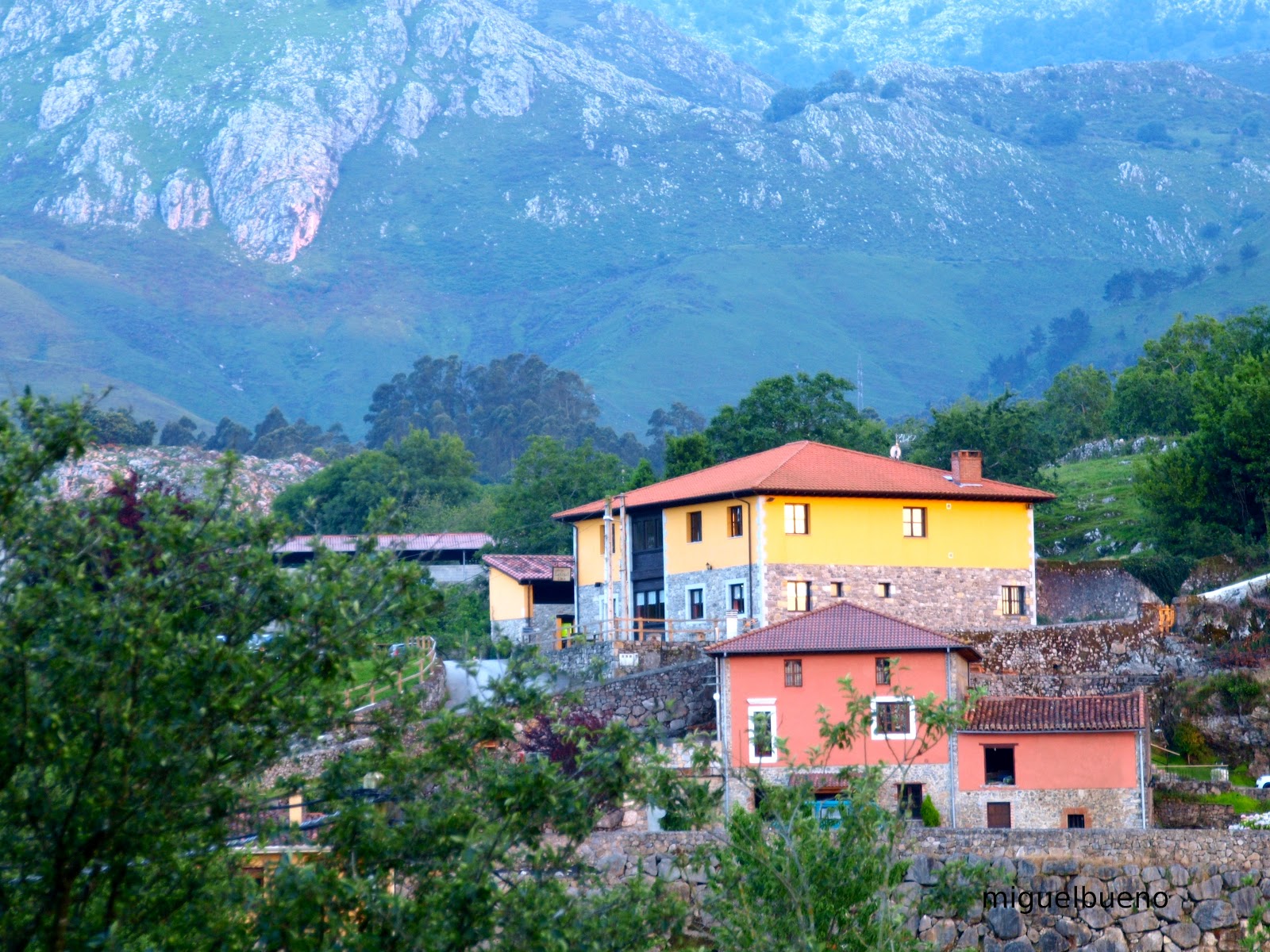 Piedra Aguacate de Porrúa. Llanes.