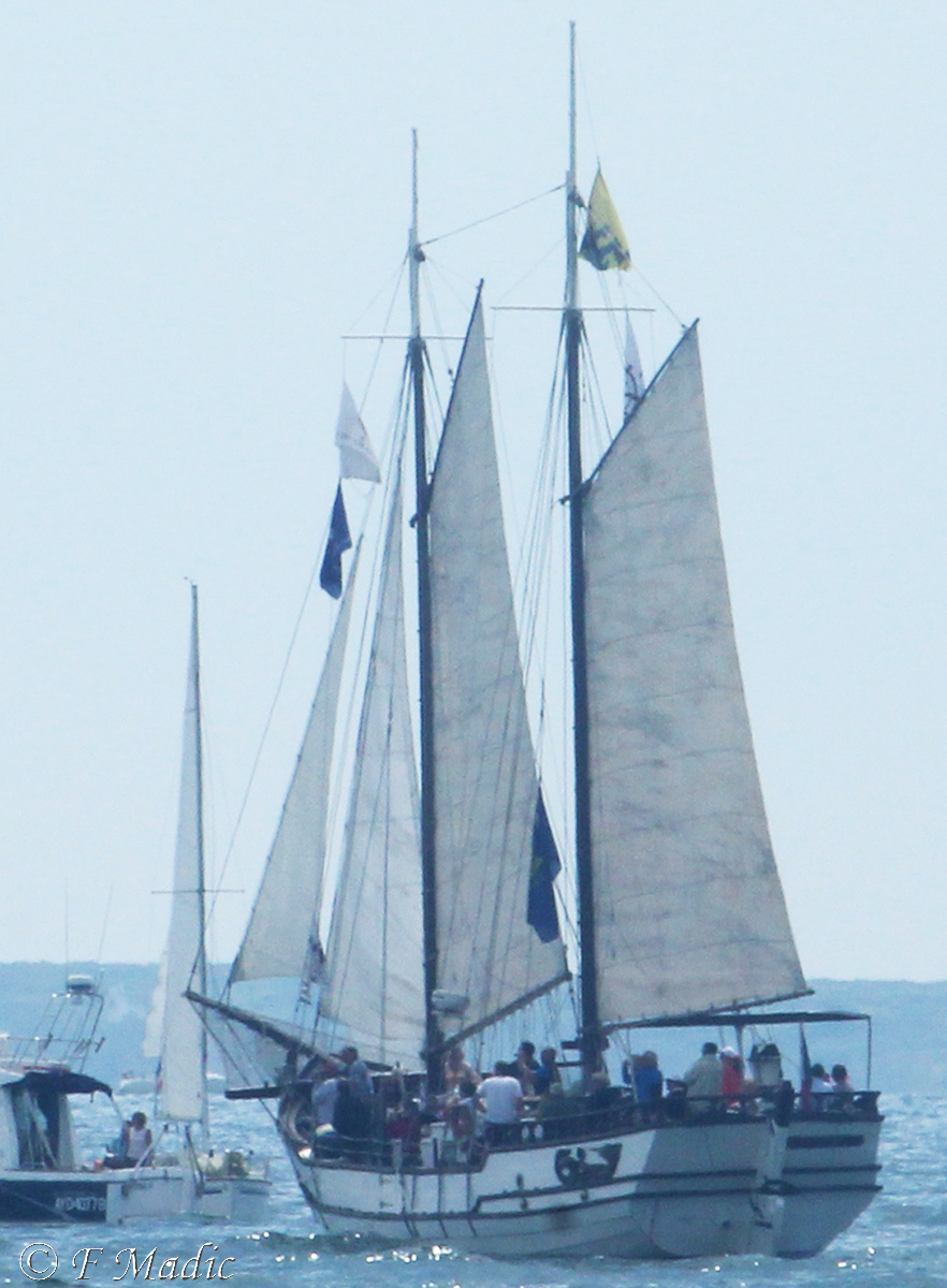 Voiliers à 2 mâts (voiles auriques ou carrées)