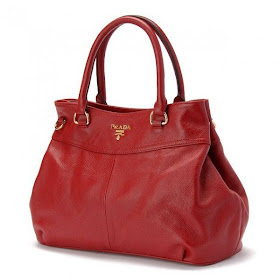 Elegance of living: Red Handbags
