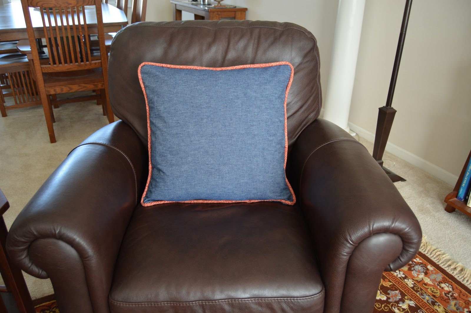 Roonie Ranching Jumbo Piping Pillow Sewing Tutorial