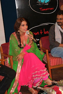 Bipasha & Nawazuddin promote # Aatma in Indore