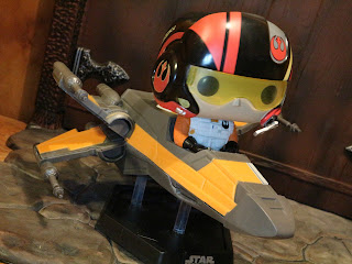 Funko POP Star Wars Smuggler's Bounty *Poe Dameron with X-Wing* 227 