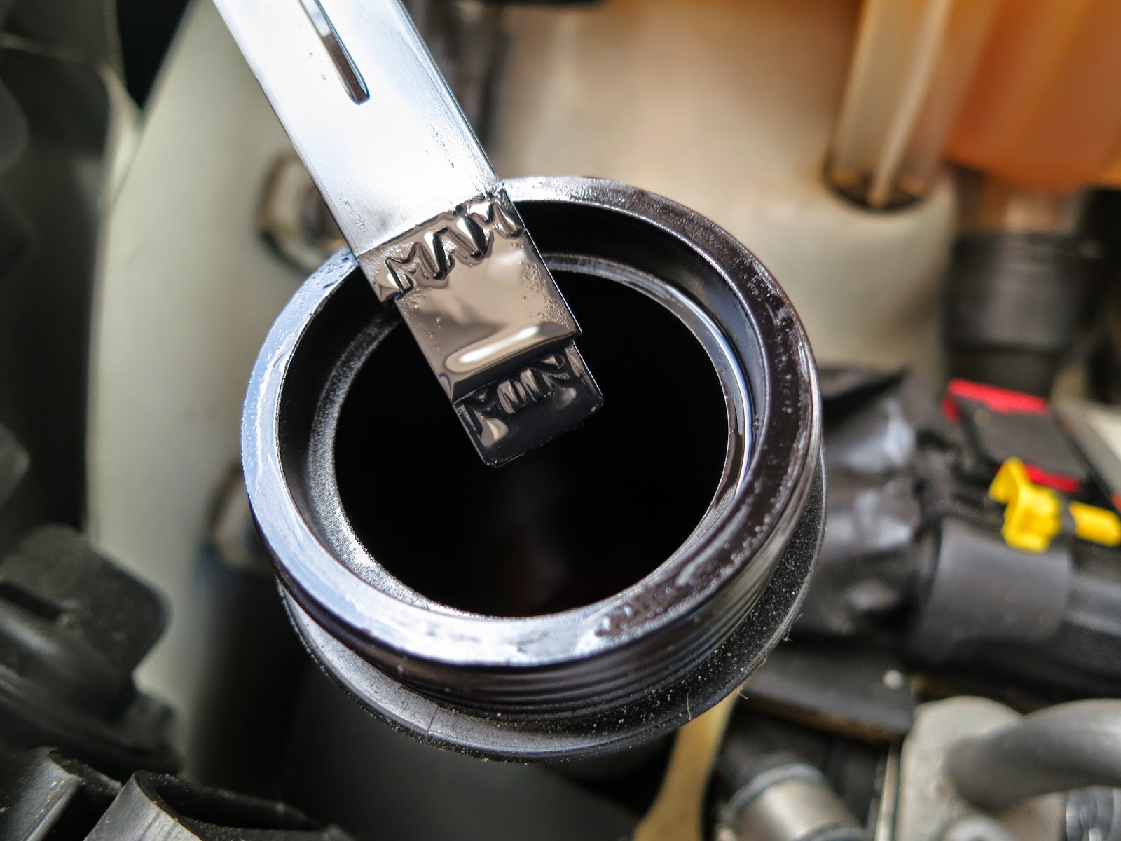 MY PEUGEOT 407 Maintenance Power Steering Fluid